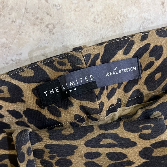 The Limited size 6 Ideal Stretch leopard print crop pants - Picture 3 of 7